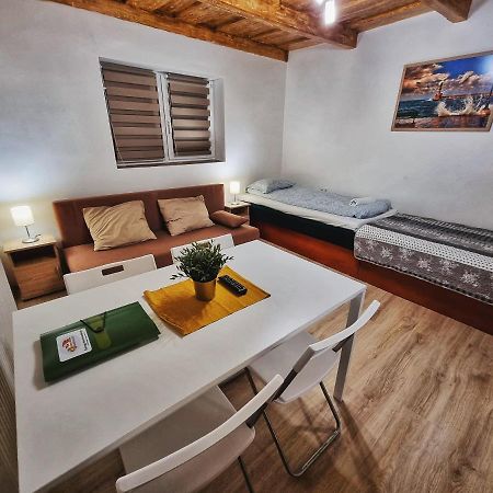 Gyongy Apartmanhazak Apartment Gyongyos Ngoại thất bức ảnh