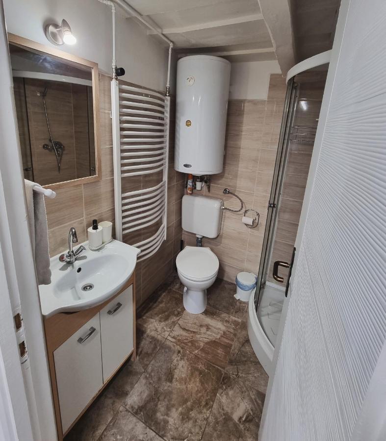 Gyongy Apartmanhazak Apartment Gyongyos Ngoại thất bức ảnh
