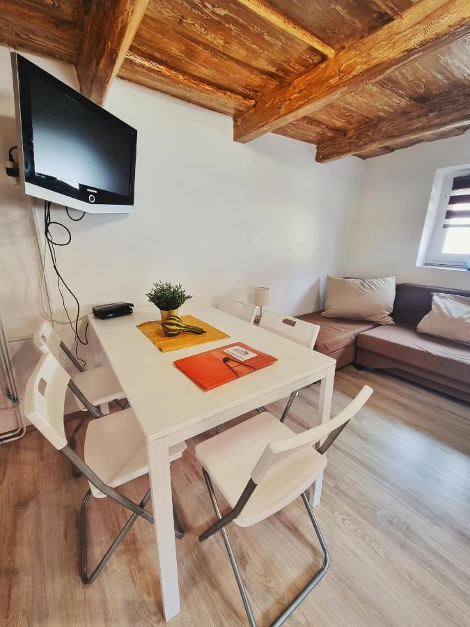 Gyongy Apartmanhazak Apartment Gyongyos Ngoại thất bức ảnh