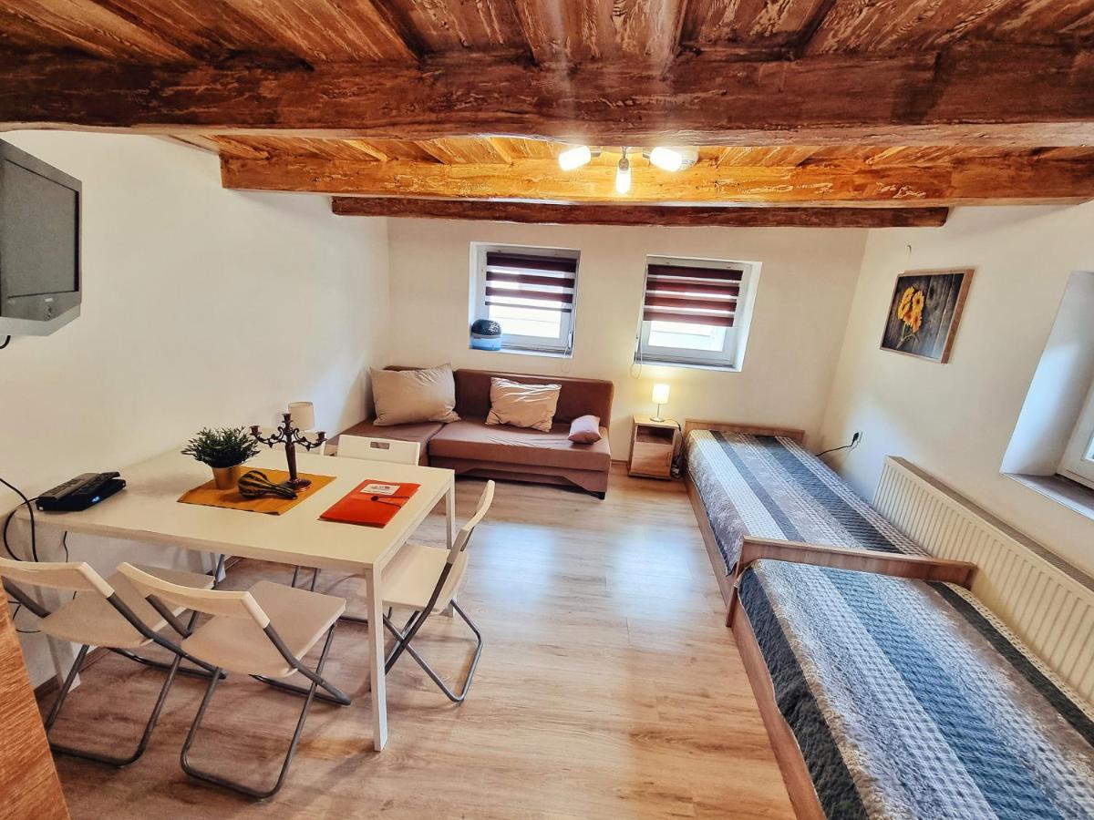 Gyongy Apartmanhazak Apartment Gyongyos Ngoại thất bức ảnh