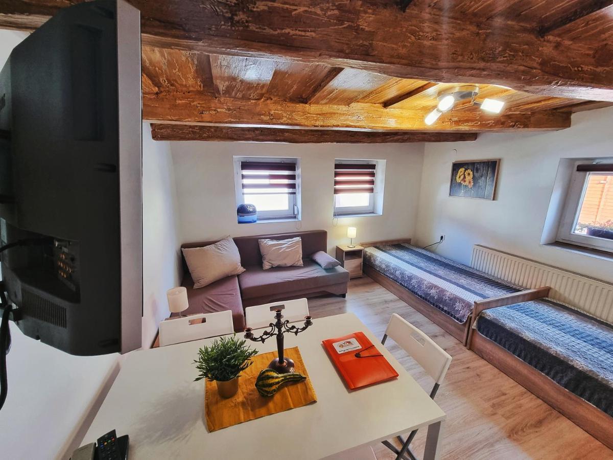 Gyongy Apartmanhazak Apartment Gyongyos Ngoại thất bức ảnh