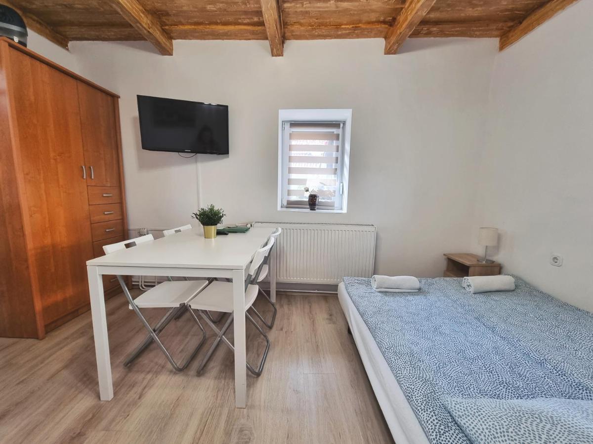 Gyongy Apartmanhazak Apartment Gyongyos Ngoại thất bức ảnh