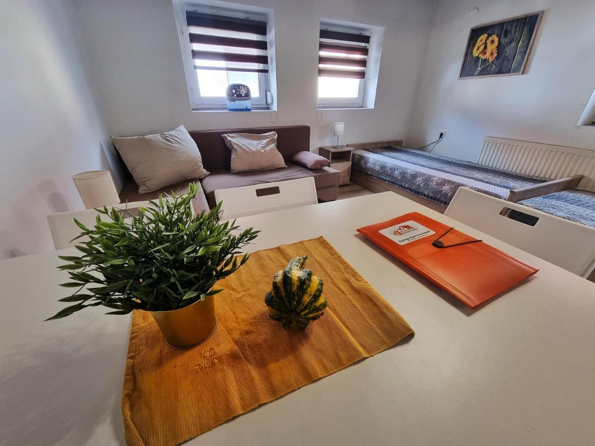 Gyongy Apartmanhazak Apartment Gyongyos Ngoại thất bức ảnh
