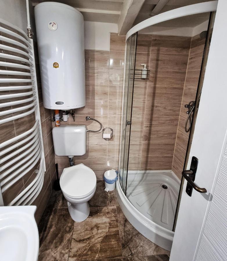 Gyongy Apartmanhazak Apartment Gyongyos Ngoại thất bức ảnh