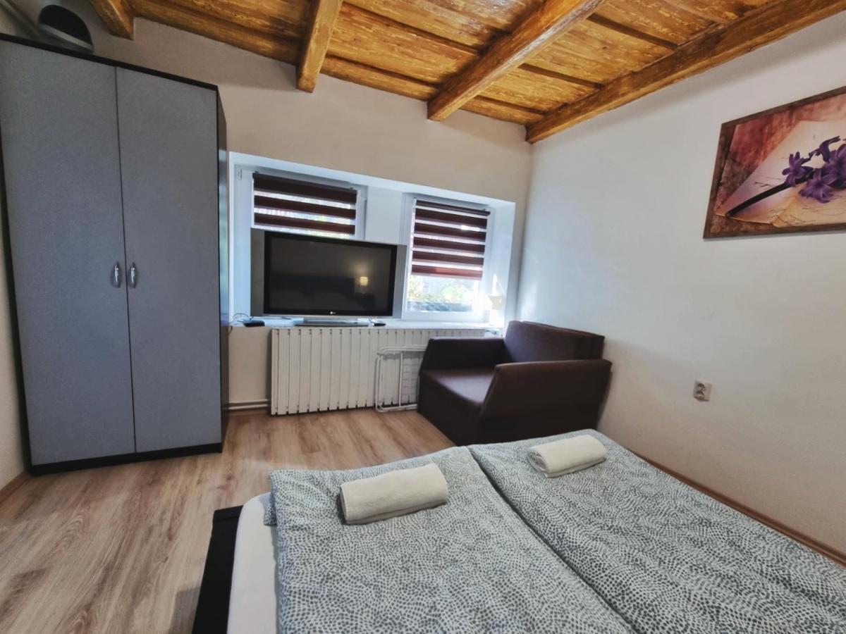 Gyongy Apartmanhazak Apartment Gyongyos Ngoại thất bức ảnh