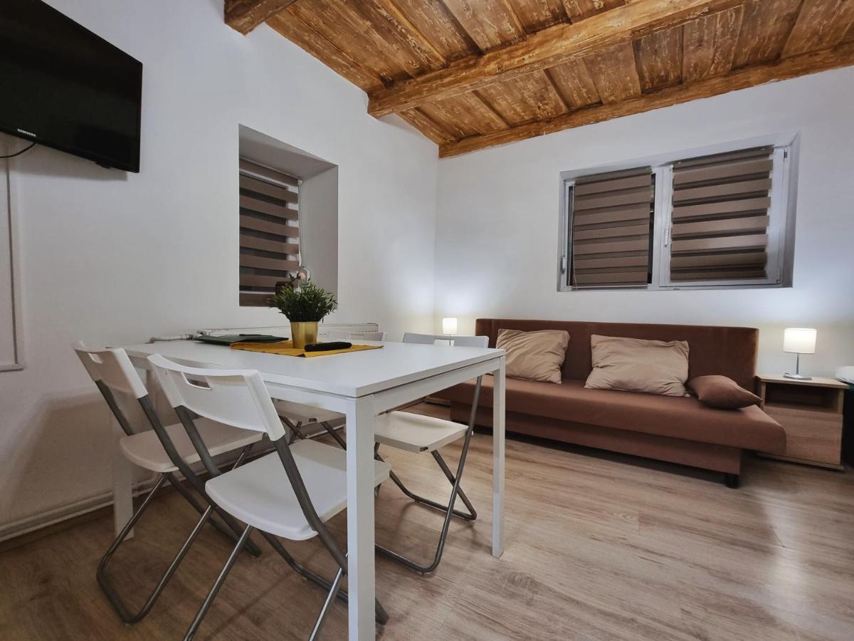 Gyongy Apartmanhazak Apartment Gyongyos Ngoại thất bức ảnh