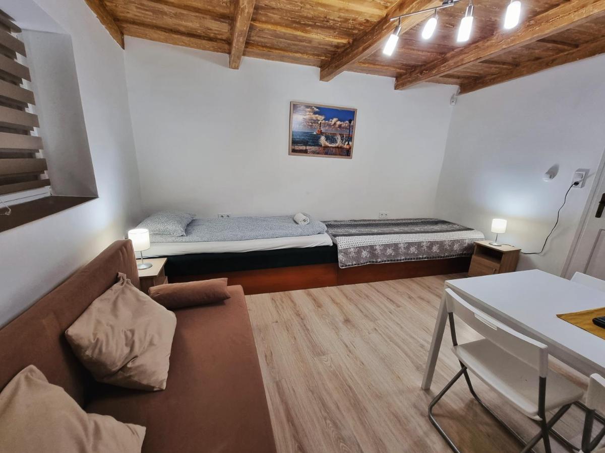 Gyongy Apartmanhazak Apartment Gyongyos Ngoại thất bức ảnh